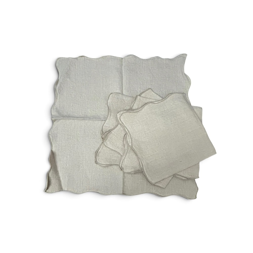 Vintage Set of 5 Cream Scalloped Linen Placemats Napkins 1970s 15x15 Cottagecore